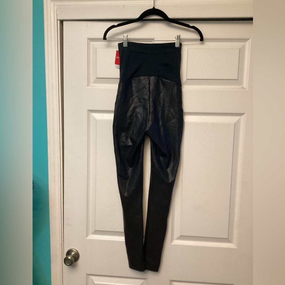 SPANX Faux-Leather Maternity Leggings in Black - Picture 4 of 7
